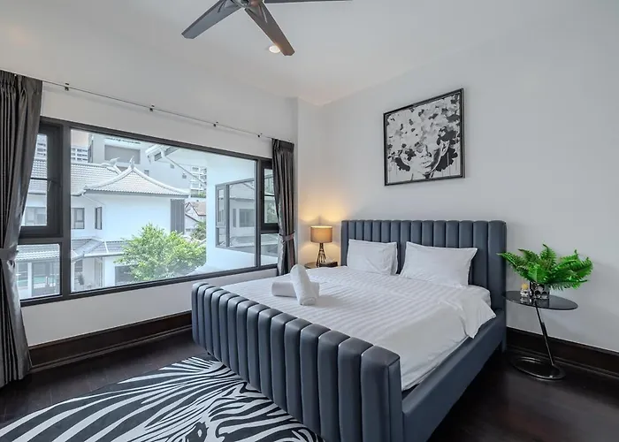 Thong Lo Sumptuous Double Pool Villa Bangkok