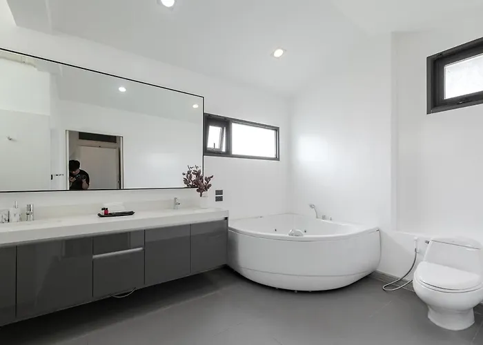 Thong Lo Sumptuous Double Pool Villa