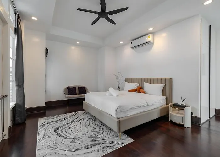 Thong Lo Sumptuous Double Pool *