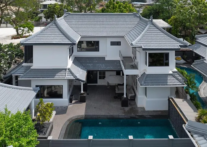 Thong Lo Sumptuous Double Pool