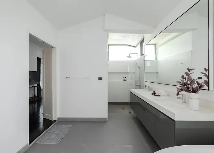 Thong Lo Sumptuous Double Pool Villa Bangkok