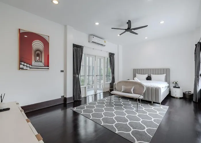 Thong Lo Sumptuous Double Pool Villa