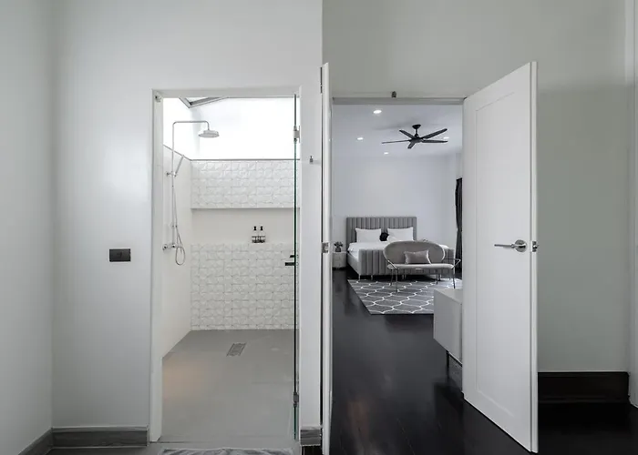 Thong Lo Sumptuous Double Pool Villa Bangkok
